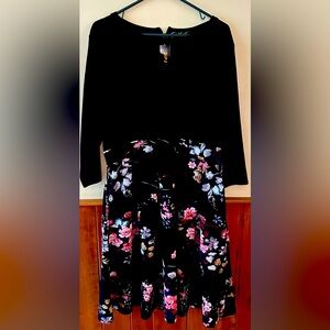 IHOT size XL, black floral 3/4 sleeved fashion dress.